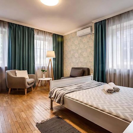 Apartamenty On Knyazya Romana Lviv Exterior foto