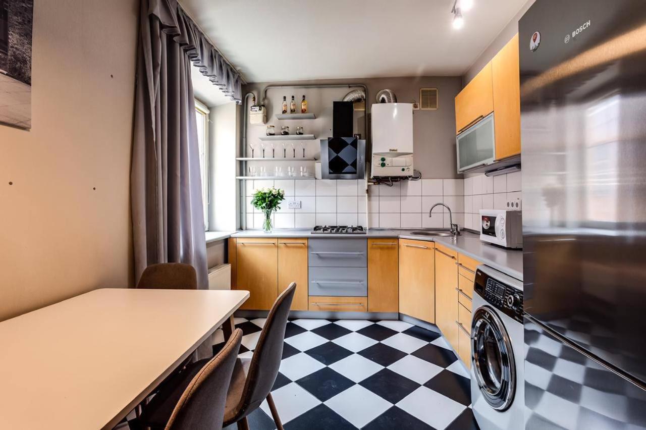 Apartamenty On Knyazya Romana Lviv Exterior foto