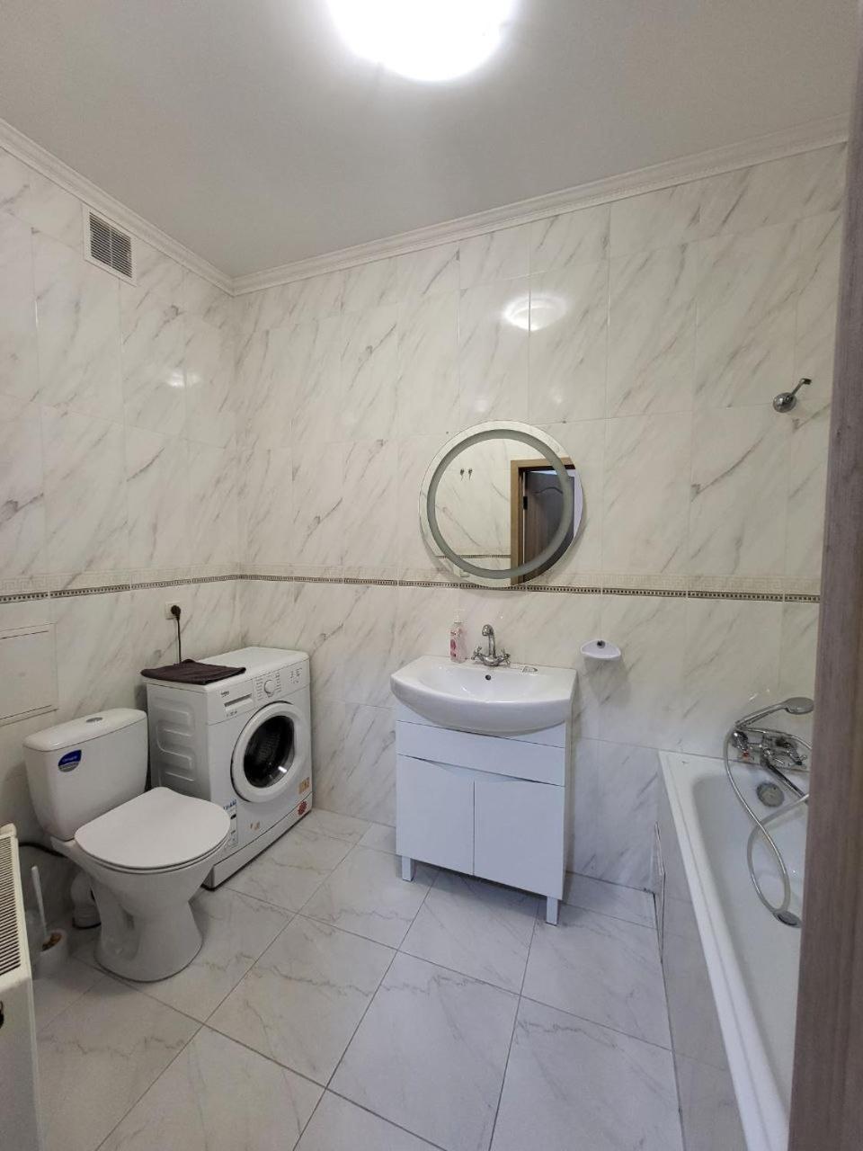 Apartamenty On Knyazya Romana Lviv Exterior foto