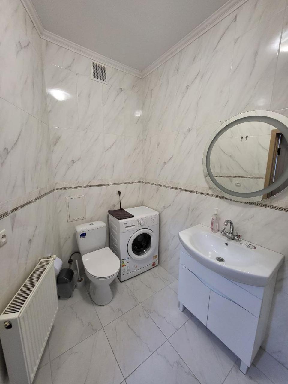 Apartamenty On Knyazya Romana Lviv Exterior foto