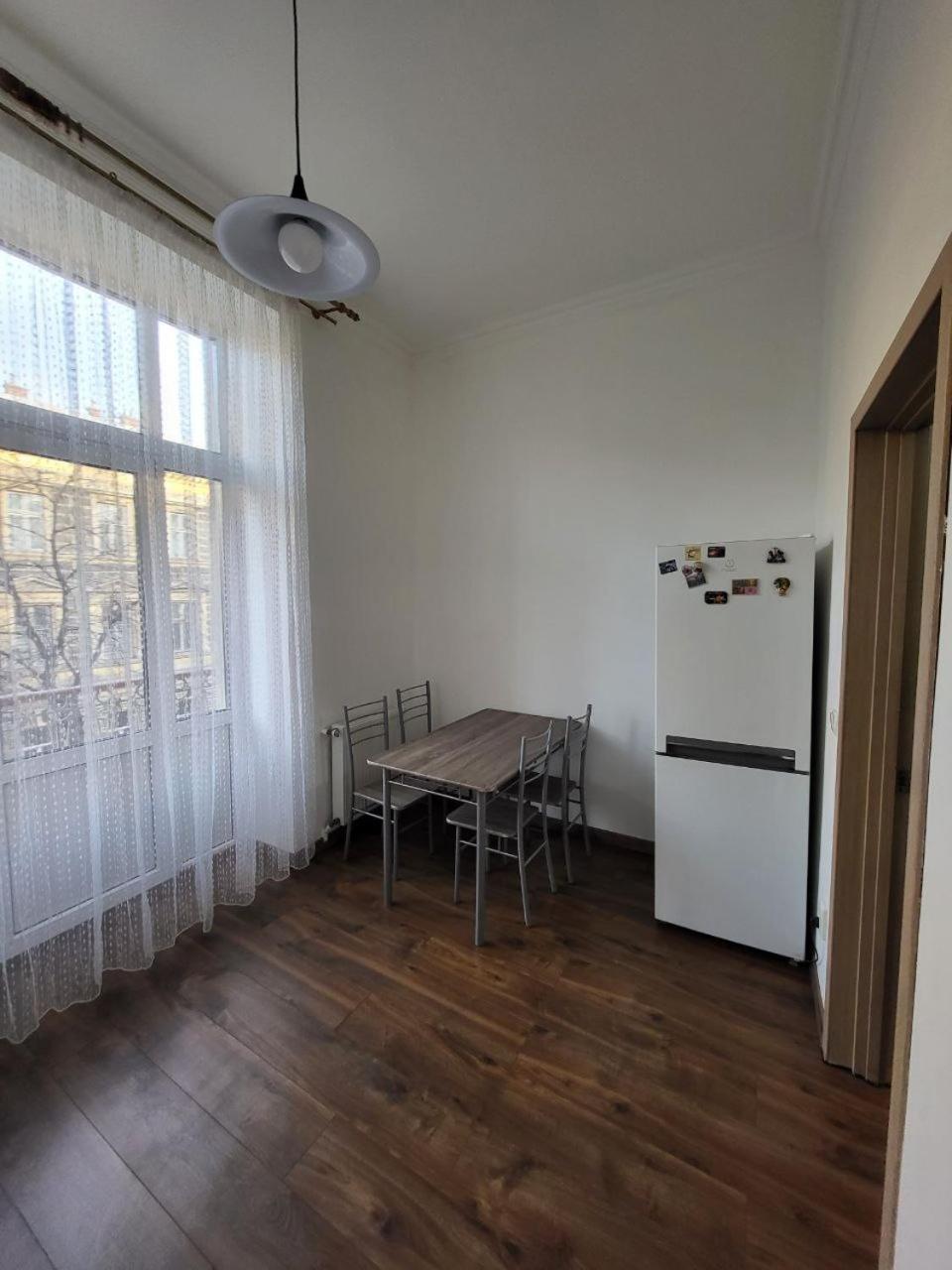 Apartamenty On Knyazya Romana Lviv Exterior foto